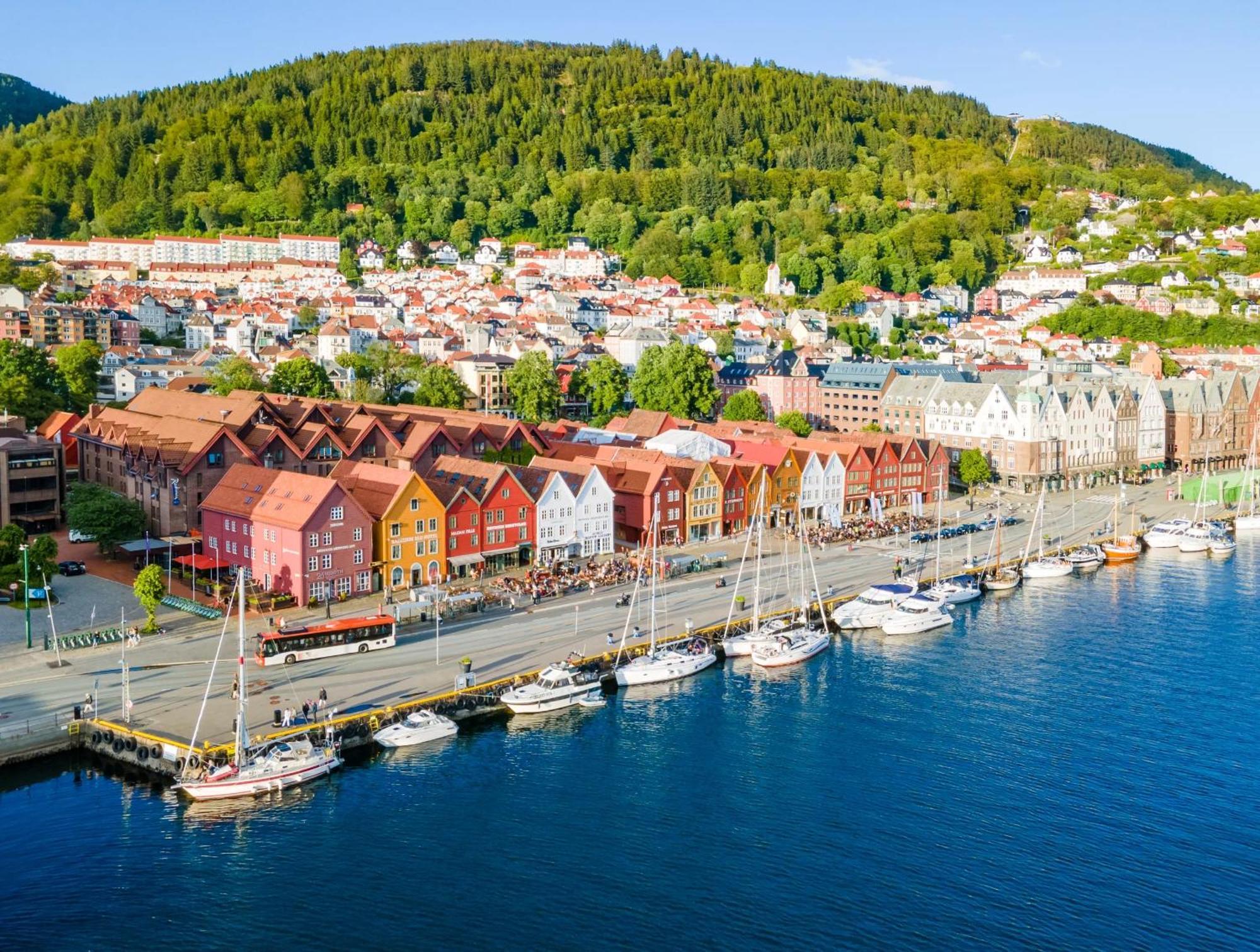 King Bed - Renovated 2024 - 2Br Behind Bryggen Apartment Bergen Luaran gambar